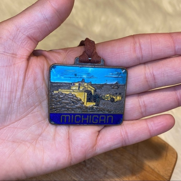 Vintage MICHIGAN Bulldozer Enameled Brass Hanging Ornament Made in Italy - Picture 2 of 6